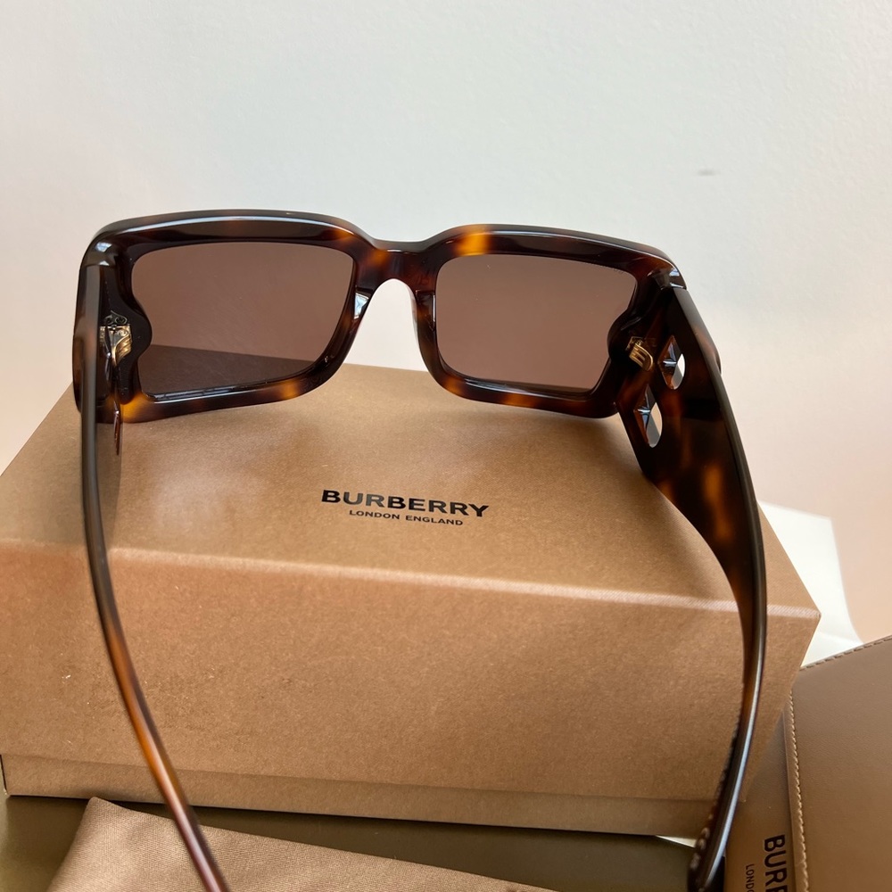 Burberry B Motif Square Frame Sunglasses - Picture 9 of 16